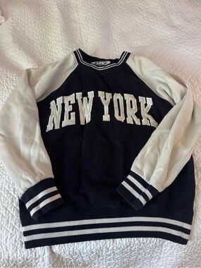 NEW YORK Two-Tone Raglan Sweatshirt - Navy & White